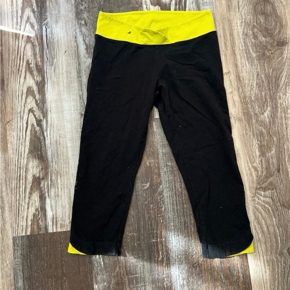 Women’s Aerie Capri Leggings - Picture 6 of 6